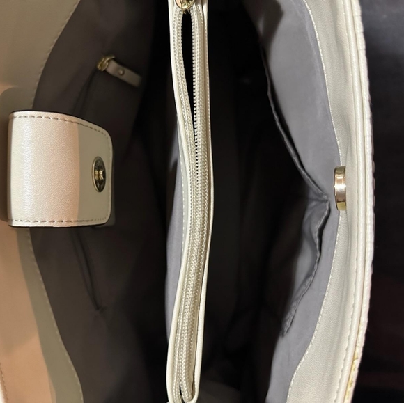 Anne Klein - Picture 2 of 2